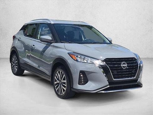 Used 2024 Nissan Kicks SV FWD image 3