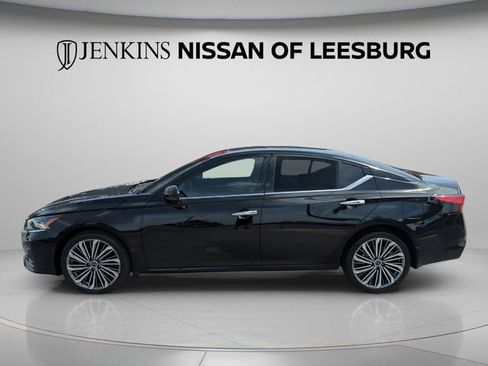 Used 2024 Nissan Altima 2.5 SL AWD/4WD image 11