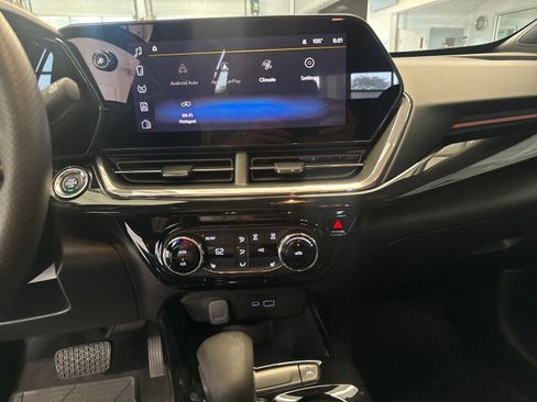 Used 2025 Chevrolet Trax RS w/ Driver Confidence Package FWD image 20