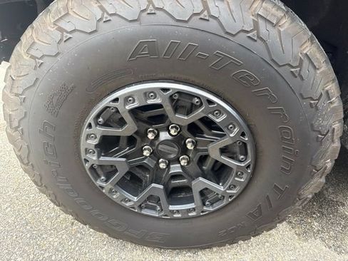 Used 2025 Ford F150 Raptor w/ Equipment Group 803A Raptor R AWD/4WD image 8