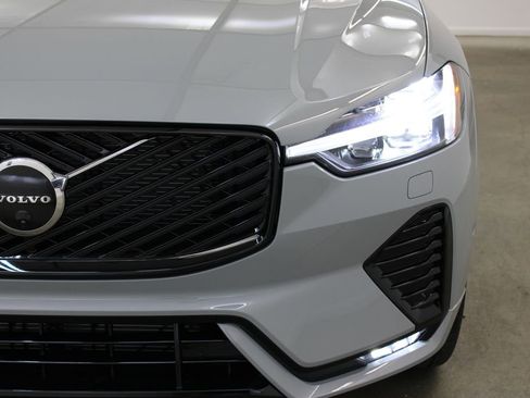 New 2026 Volvo XC60 B5 Plus w/ Protection Package Premier AWD/4WD image 8