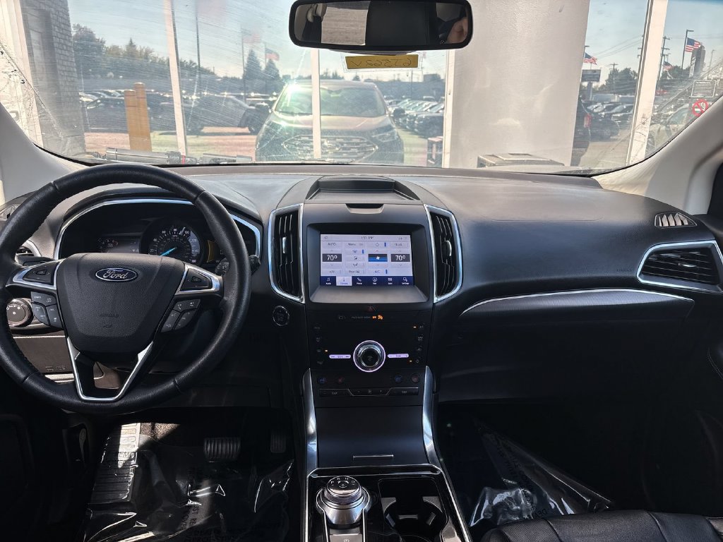 Used 2020 Ford Edge Titanium w/ Equipment Group 301A AWD/4WD image 10