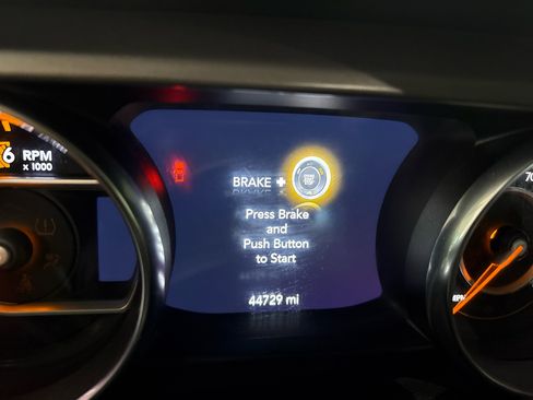 Used 2021 Jeep Gladiator Sport image 7