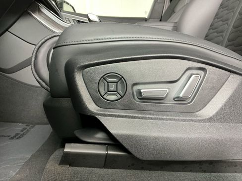 New 2026 Audi RS Q8 performance image 16