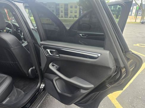 Used 2015 Porsche Macan S AWD/4WD image 27