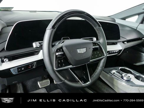 Used 2025 Cadillac Optiq Luxury 1 AWD/4WD image 4