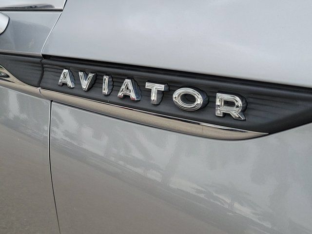Certified 2020 Lincoln Aviator Reserve w/ Equipment Group 202A AWD/4WD image 11