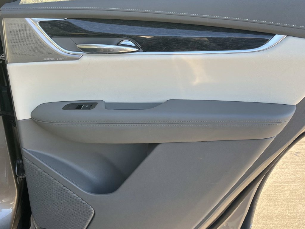 Used 2022 Cadillac XT6 Premium Luxury FWD image 23
