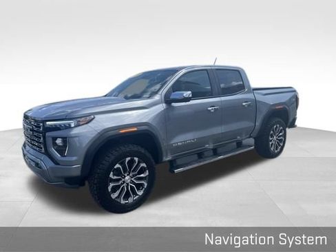 Used 2023 GMC Sierra 1500 AT4 w/ Technology Package AWD/4WD image 9