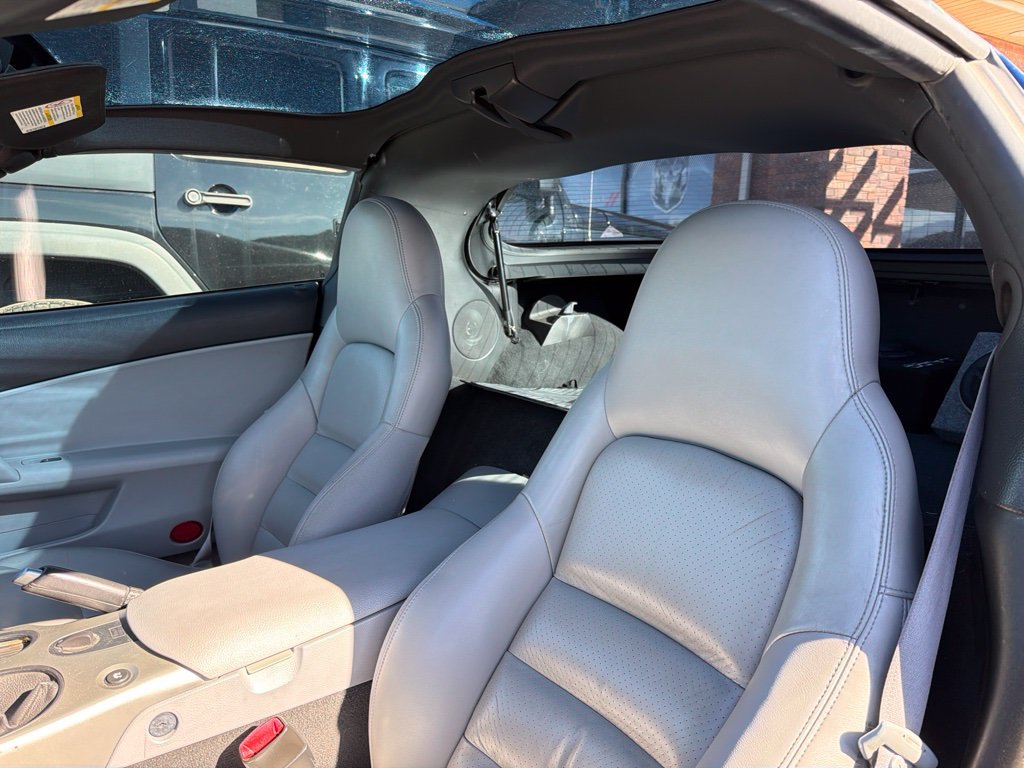 Used 2005 Chevrolet Corvette Coupe w/ Preferred Equipment Group RWD image 18