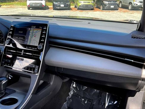 Used 2019 Toyota Avalon Touring w/ Advanced Safety Package image 18