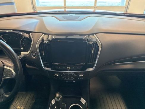 Used 2020 Chevrolet Traverse LT w/ LT Premium Package image 27
