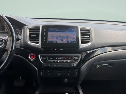 Used 2016 Honda Pilot Touring image 12
