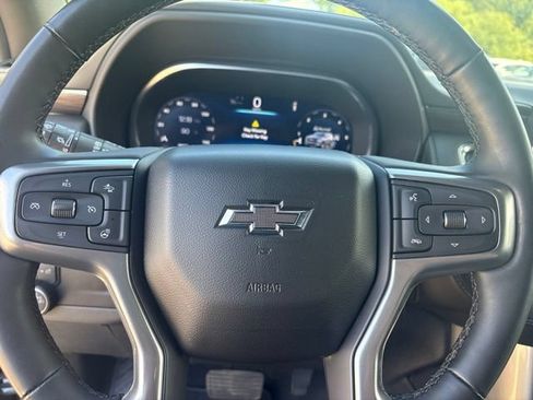Used 2024 Chevrolet Suburban Z71 w/ Luxury Package AWD/4WD image 9