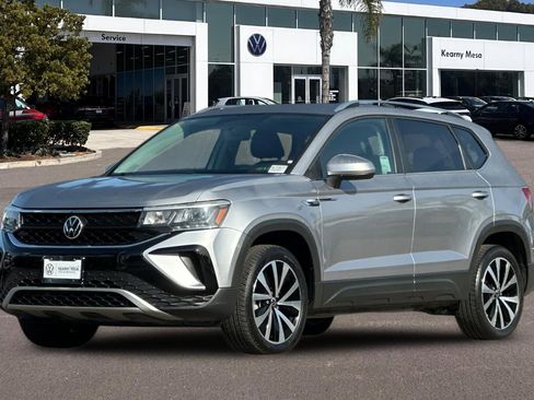 Used 2022 Volkswagen Taos SE FWD image 8