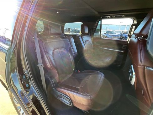 Used 2024 Ford Expedition Limited image 34