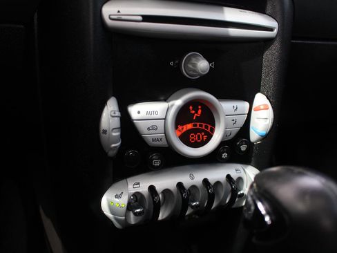 Used 2010 MINI Cooper Hardtop image 22