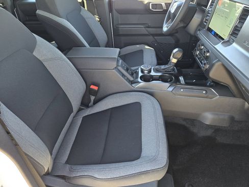 New 2025 Ford Bronco 4-Door AWD/4WD image 15