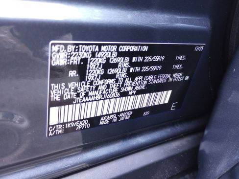 Used 2024 Toyota Venza Limited image 39