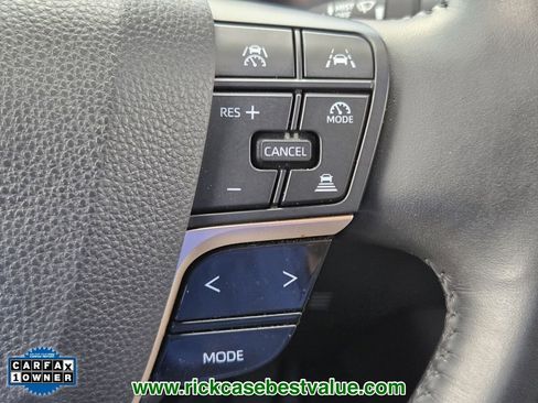 Used 2023 Toyota Crown Limited image 29