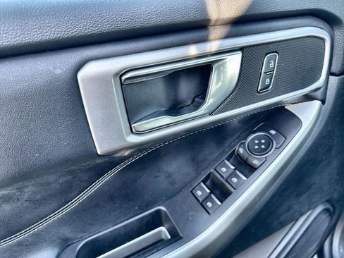 Used 2021 Ford Explorer XLT w/ Equipment Group 202A image 13