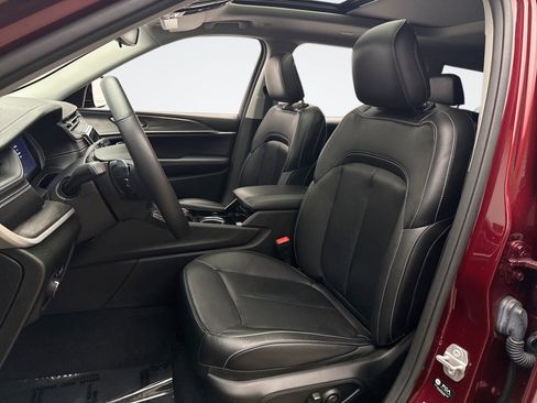 Used 2022 Jeep Grand Cherokee L Limited image 11