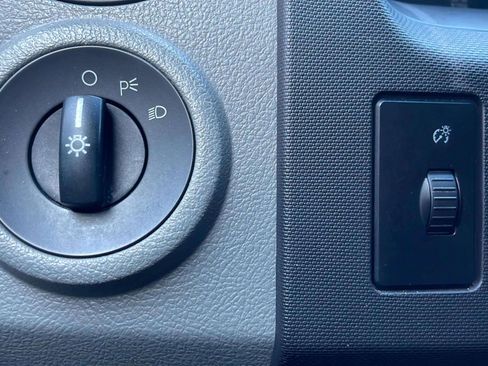 Used 2009 Ford E-350 and Econoline 350 XL image 32