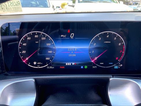 Used 2024 Mercedes-Benz GLB 250 4MATIC image 26