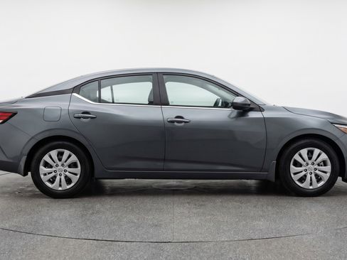 Used 2025 Nissan Sentra S image 11