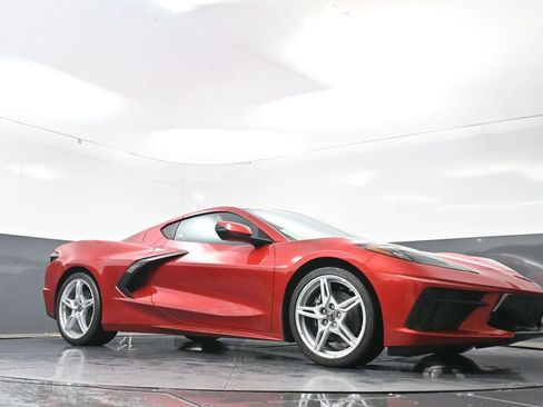 Used 2021 Chevrolet Corvette Stingray Preferred Cpe w/ Engine Appearance Package RWD image 26