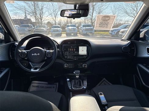 Used 2022 Kia Soul X-Line image 10