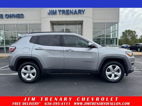 Used 2018 Jeep Compass Latitude w/ Popular Equipment Group AWD/4WD image 1
