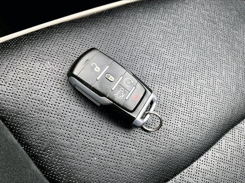 Used 2021 RAM 1500 Laramie AWD/4WD image 27