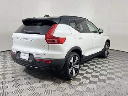 Used 2023 Volvo XC40 Recharge Plus image 10