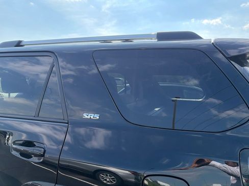 Used 2022 Toyota 4Runner SR5 AWD/4WD image 9