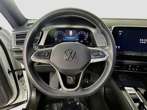Used 2026 Volkswagen Atlas Cross Sport SE FWD image 11