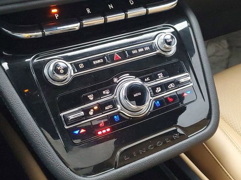 Used 2022 Lincoln Corsair Reserve image 21