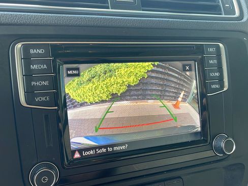 Used 2017 Volkswagen Jetta SE FWD image 10