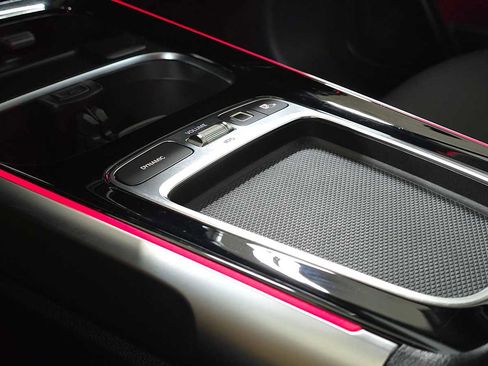 Certified 2025 Mercedes-Benz GLB 250 4MATIC image 30