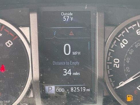 Used 2022 Toyota Tacoma SR5 image 9