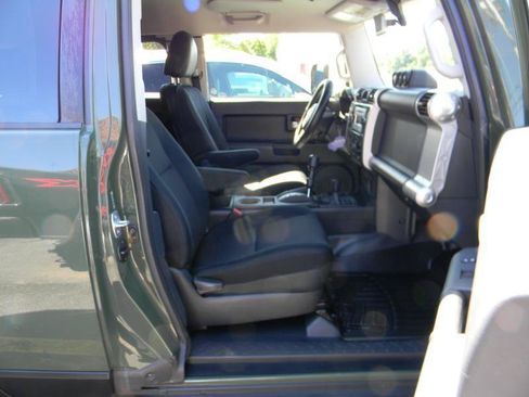 Used 2014 Toyota FJ Cruiser 4WD w/ Convenience Package image 14