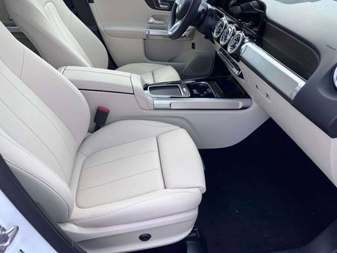 New 2026 Mercedes-Benz GLB 250 4MATIC image 20