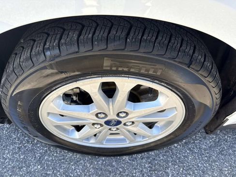 Used 2020 Ford Transit Connect XLT image 12