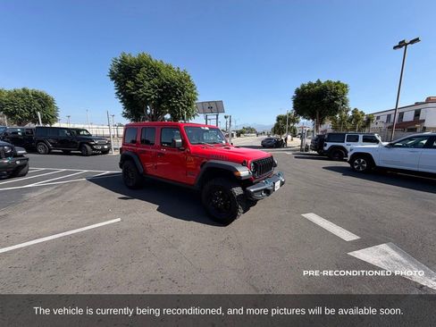 Used 2024 Jeep Wrangler Unlimited AWD/4WD image 8