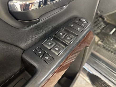 Used 2018 GMC Sierra 2500 SLE w/ SLE Preferred Package AWD/4WD image 16
