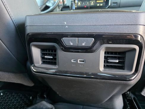 Used 2025 GMC Sierra 2500 AT4 AWD/4WD image 17