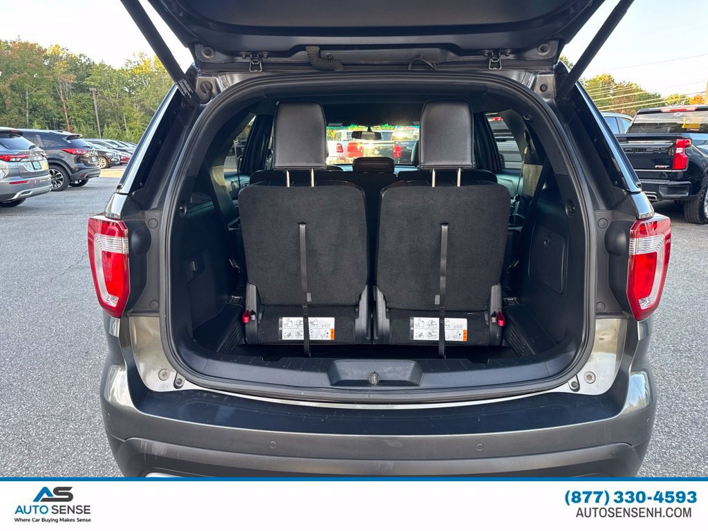 Used 2016 Ford Explorer XLT w/ Equipment Group 202A AWD/4WD image 8