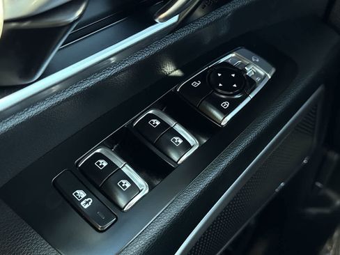 Used 2024 Kia Telluride EX w/ EX Captain's Chair Package AWD/4WD image 23