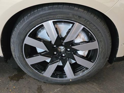 New 2025 Volvo EX90 Ultra image 9