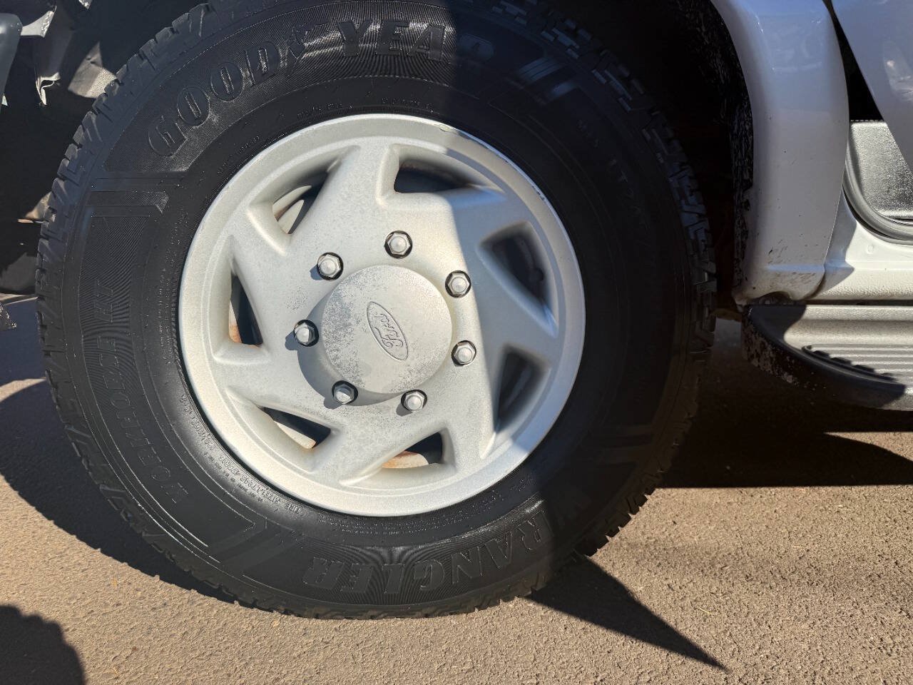 Used 2009 Ford E-350 and Econoline 350 XL RWD image 31